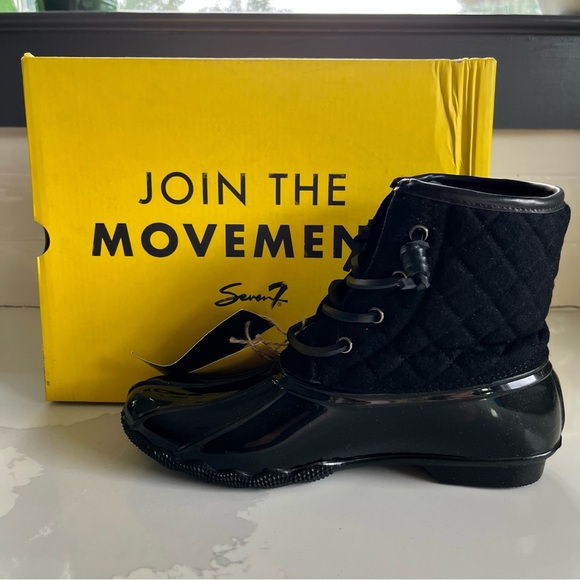 SEVEN7 Wool Goose Quilted Lace Up Women’s Sz 7 Black Boot Booties - Picture 5 of 13